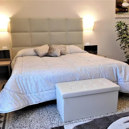 Moonlight Hotel&suites فندق كاتانيا