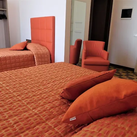 Moonlight Hotel&suites 3*