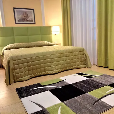 Moonlight Hotel&suites