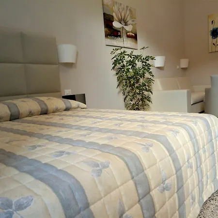 Moonlight Hotel&suites 3*