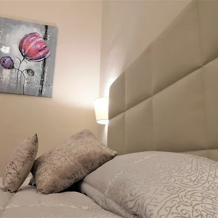 Moonlight Hotel&suites فندق 3*